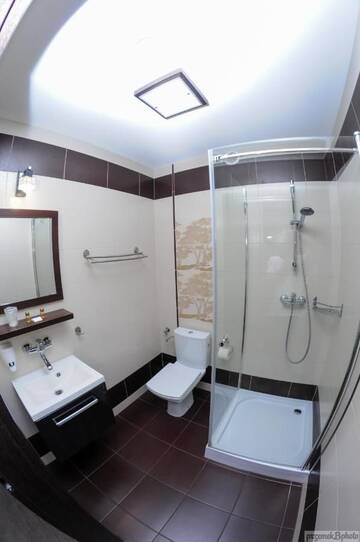 Фото номера Двухместный номер с 1 кроватью или 2 отдельными кроватями Отель Hotel Mużakowski г. Ленкница 3